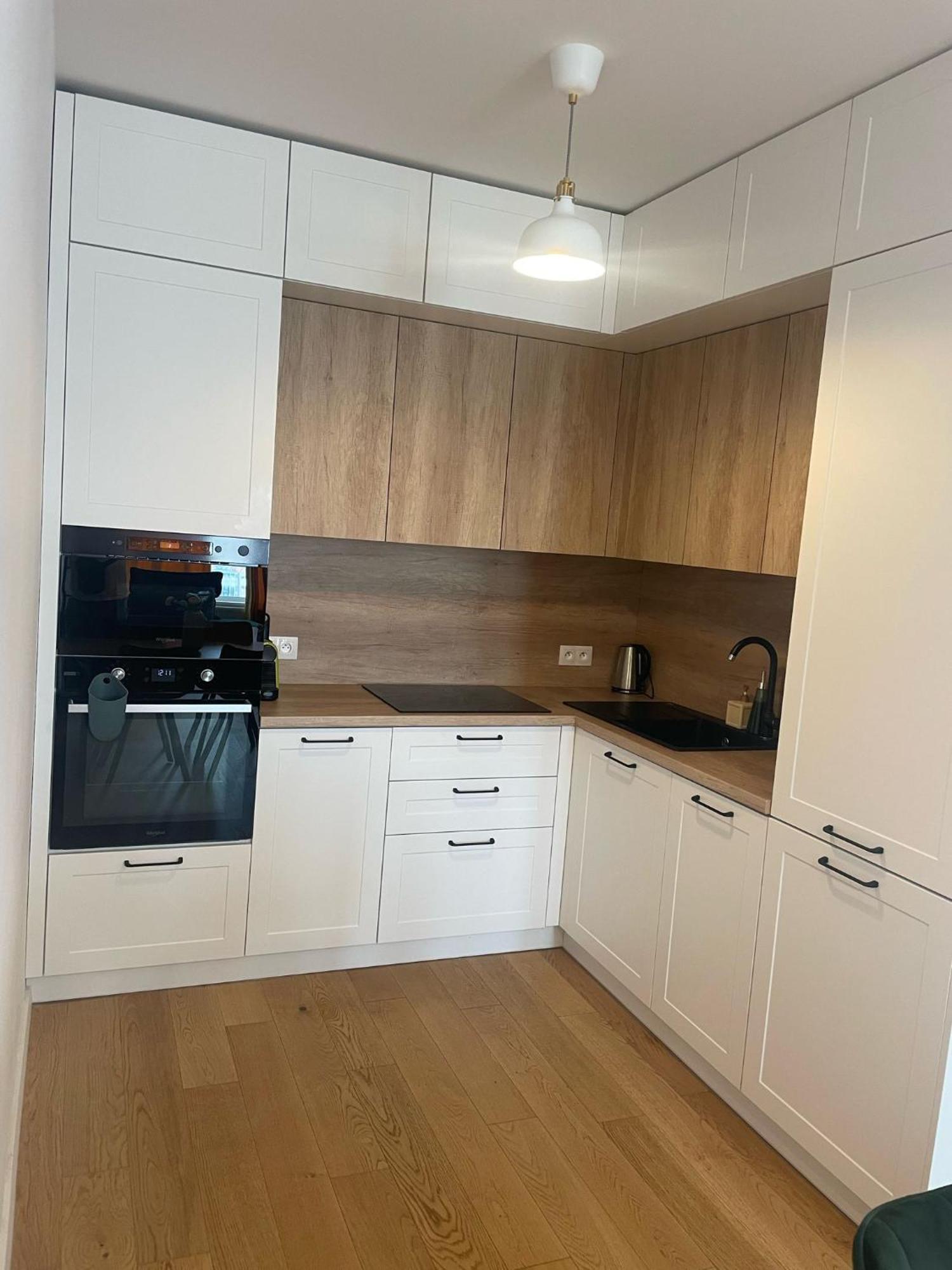 New Downtown Apartment Couple Minute From The Old Town Братислава Экстерьер фото